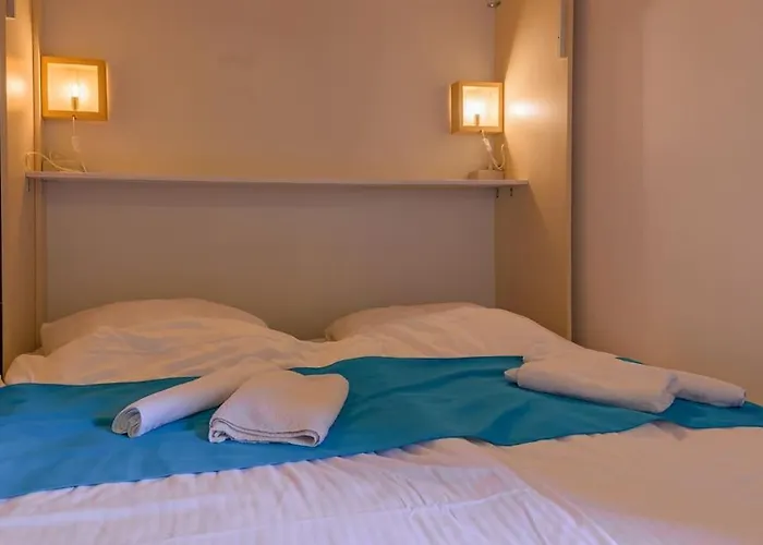 Pure Nature Haven By The Sea With Hot Tub