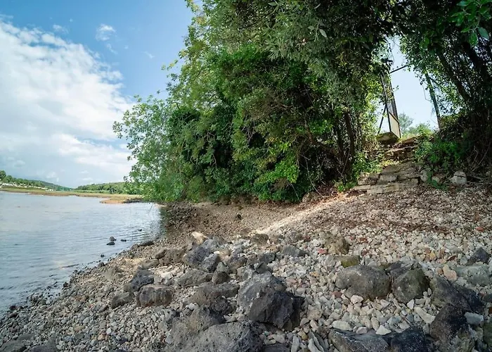 Σπίτι διακοπών Pure Nature Haven By The Sea With Hot Tub Ρόβινι