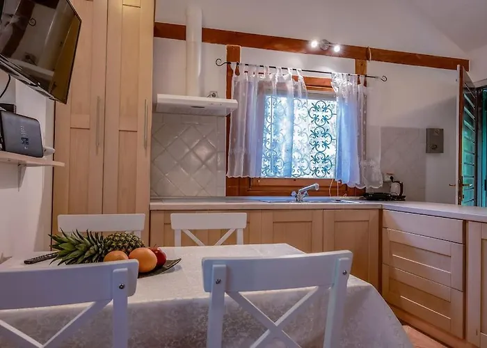 Pure Nature Haven By The Sea With Hot Tub *