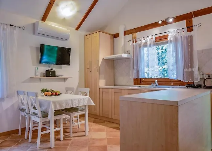 Pure Nature Haven By The Sea With Hot Tub Σπίτι διακοπών *