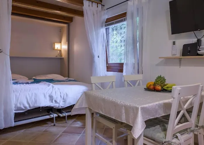 Pure Nature Haven By The Sea With Hot Tub